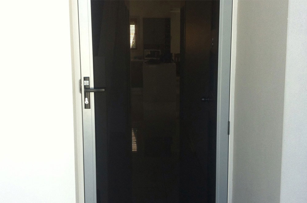 ForceField Hinge door