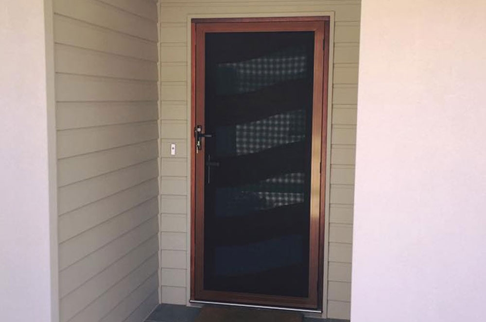 ForceField hinge door