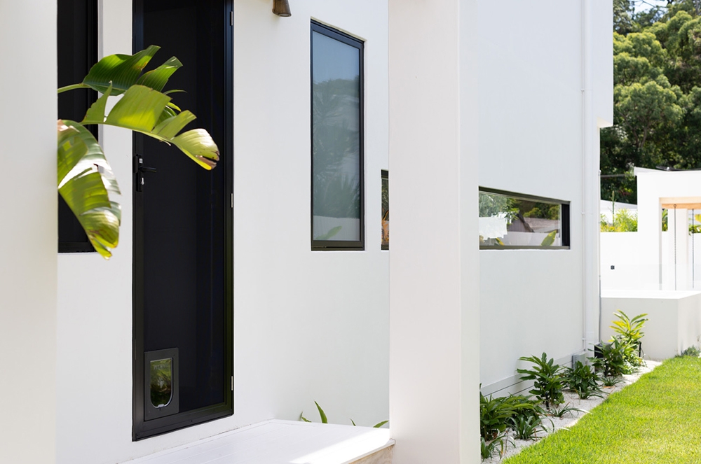 ForceField hinge door with pet flap