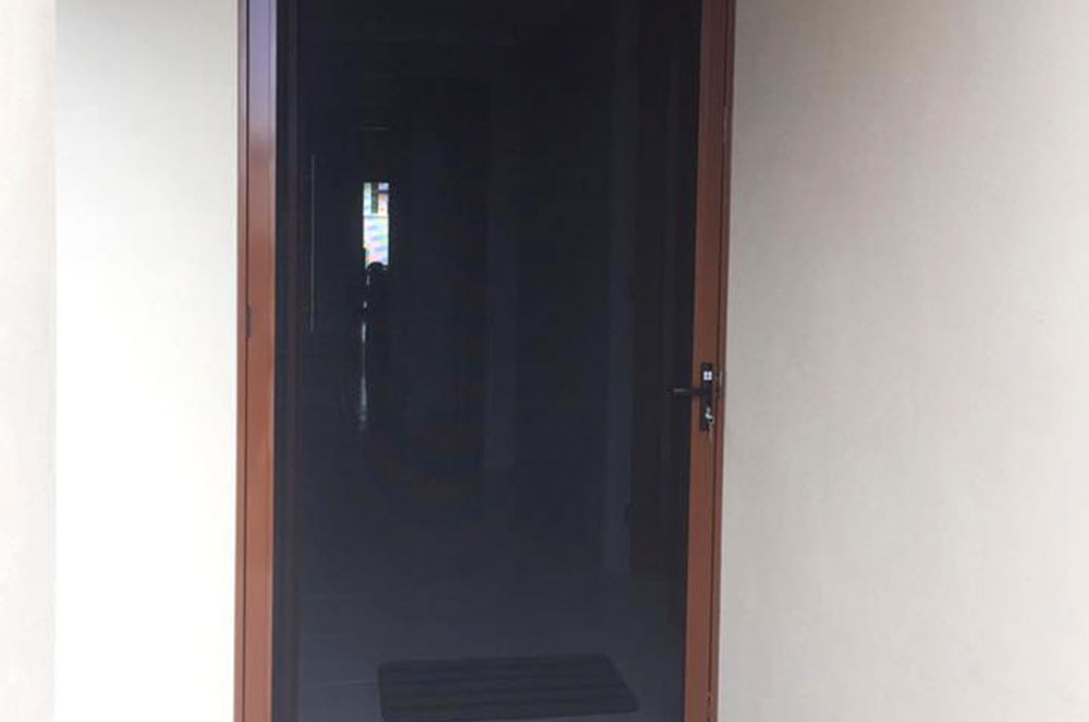 Protec hinge front screen door