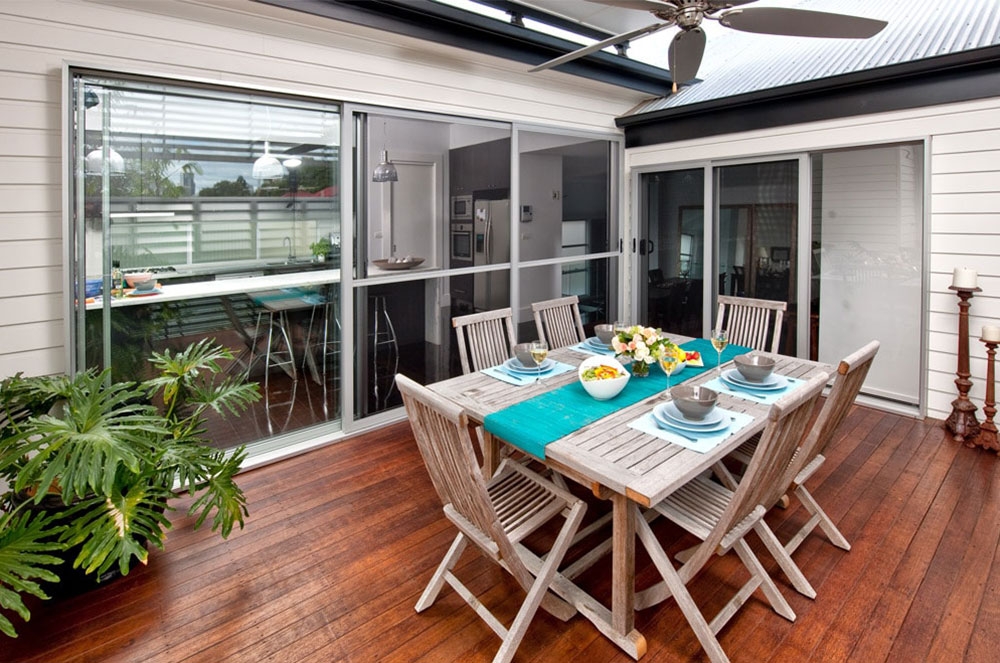 Sliding doors with midrails