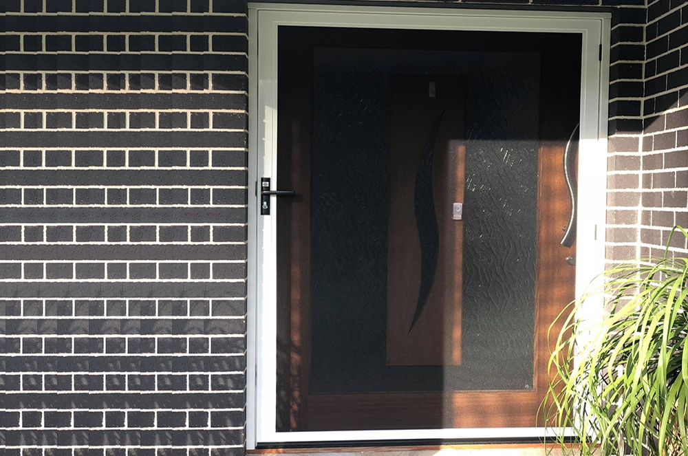 ForceField hinge door